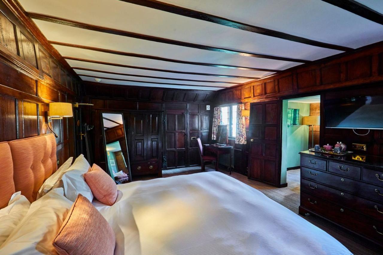 Ockenden Manor & Hotel 3*
