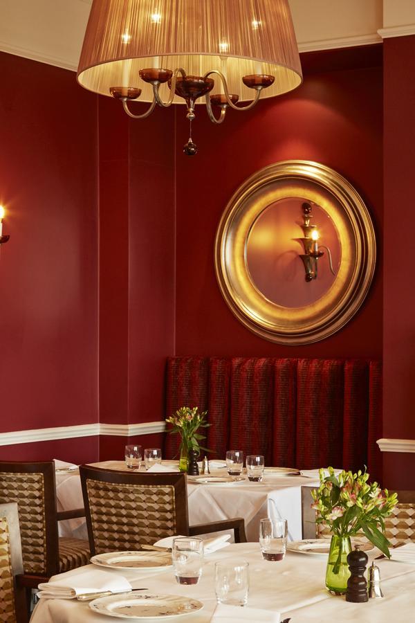 Ockenden Manor & 3*