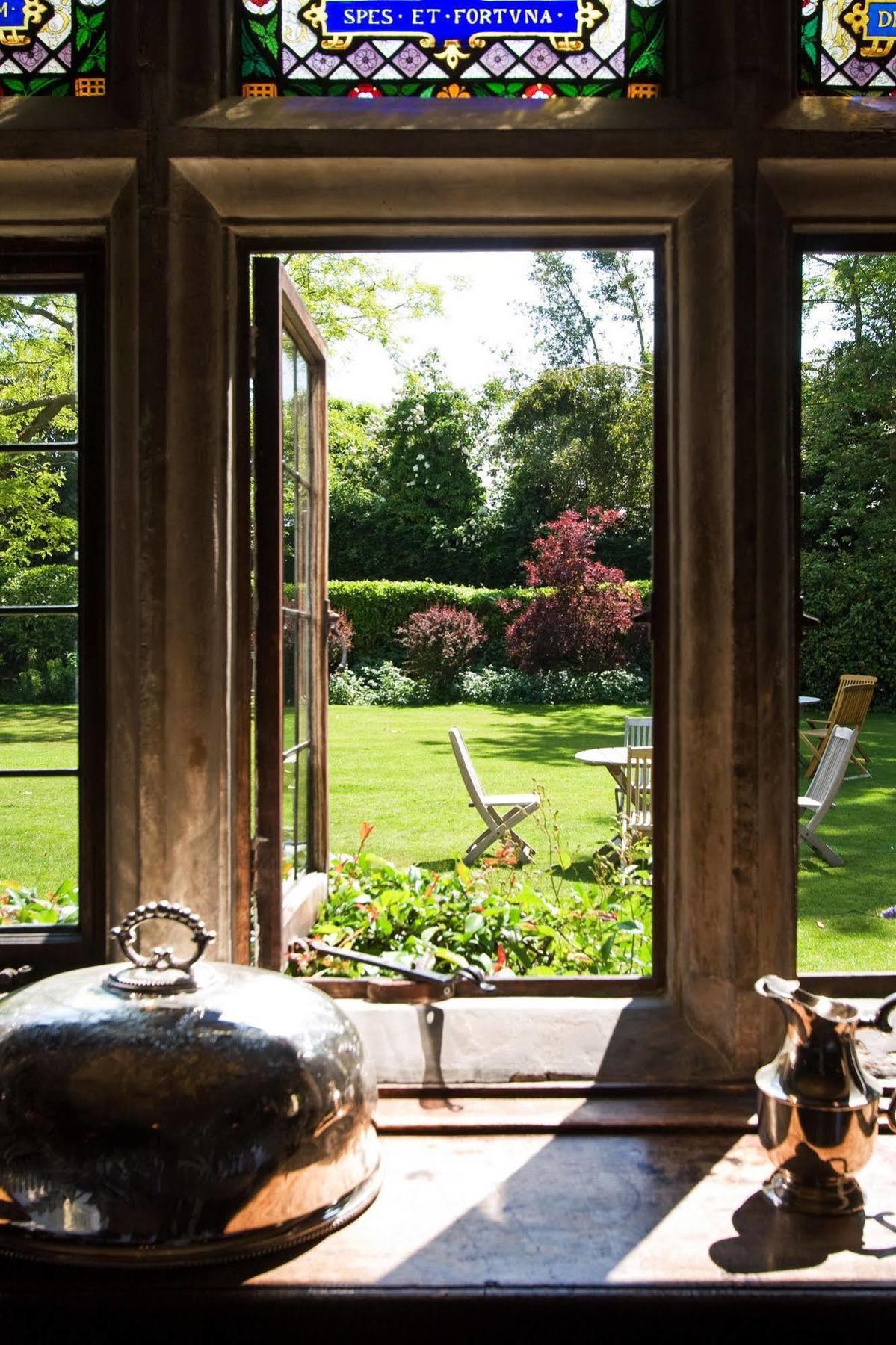 Ockenden Manor & 3* Cuckfield